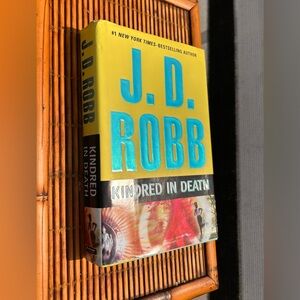 (6/$30) 2009 J.D. Robb 'Kindred in Death' Novel